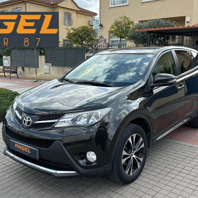 Toyota Rav4 2.2 D-4D Comfort 4X4: Catálogo y Servicios de Ángel Motor 87