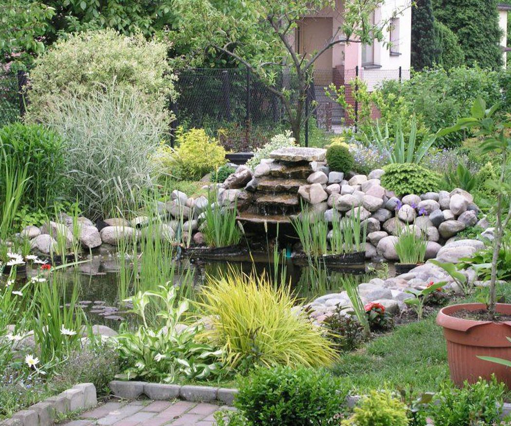 Mejora tu jardín con un estanque artificial