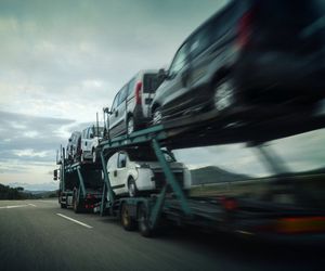 ¿Cómo puedo llevar un coche a Italia desde Alicante?
