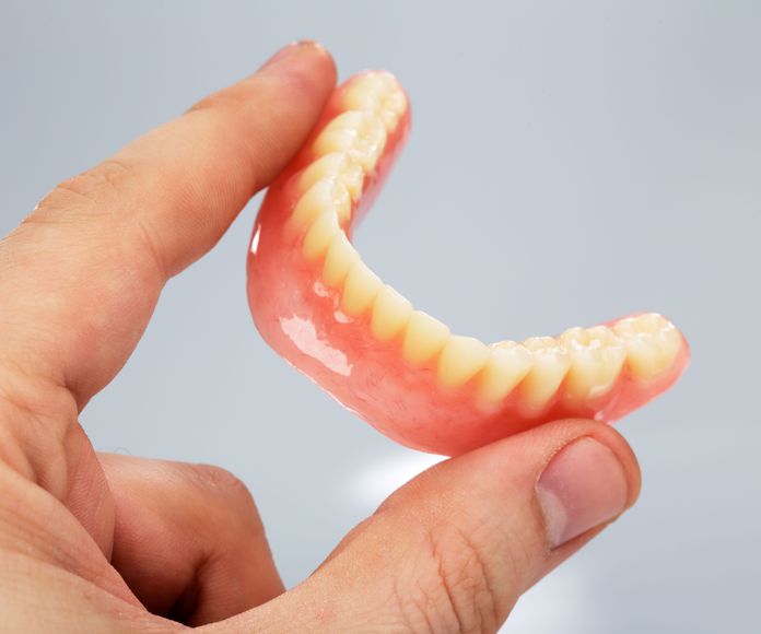 Prótesis dentales: Tratamientos dentales de Sanadent