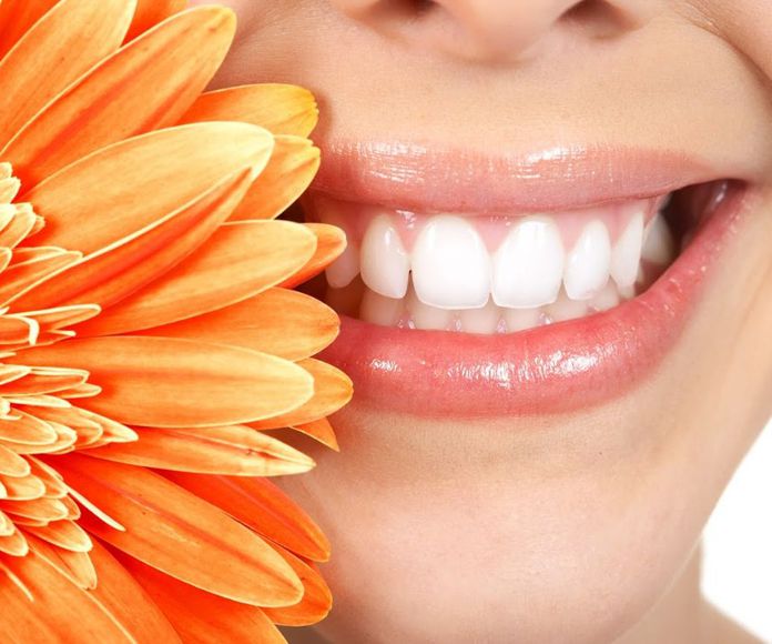 Estética dental: Servicios de Clínica Dental Doctora Cruz