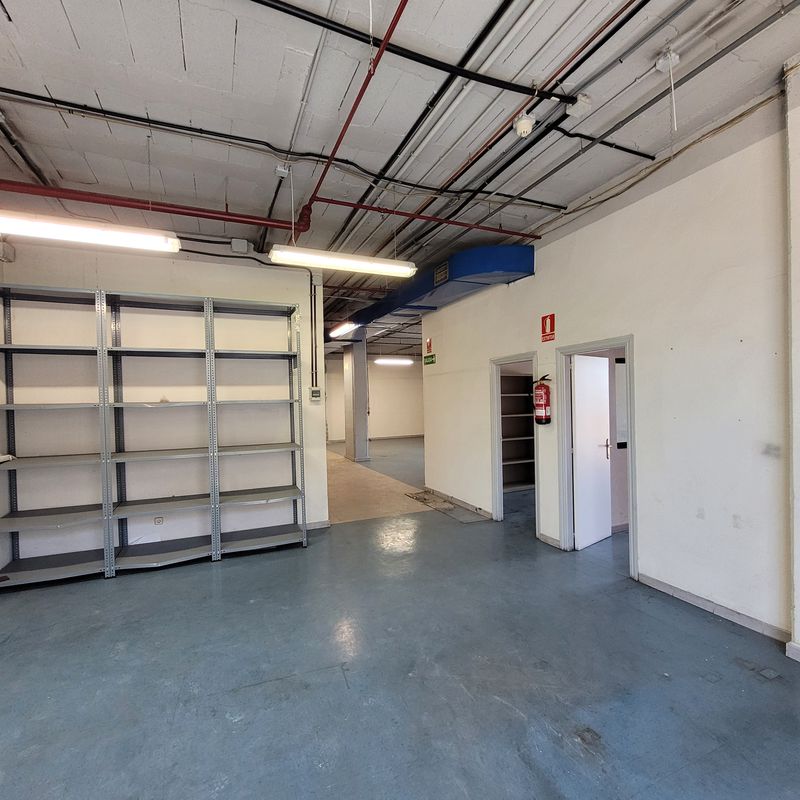 Nave en venta en Las Tablas, ideal para uso industrial, almacén y oficinas.:  de Vicente Palau Jiménez - Agente Inmobiliario