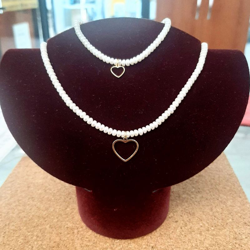 GARGANTILLA Y PULSERA MINI PERLA BOTÓN: Catálogo de Joyería Izquierdo