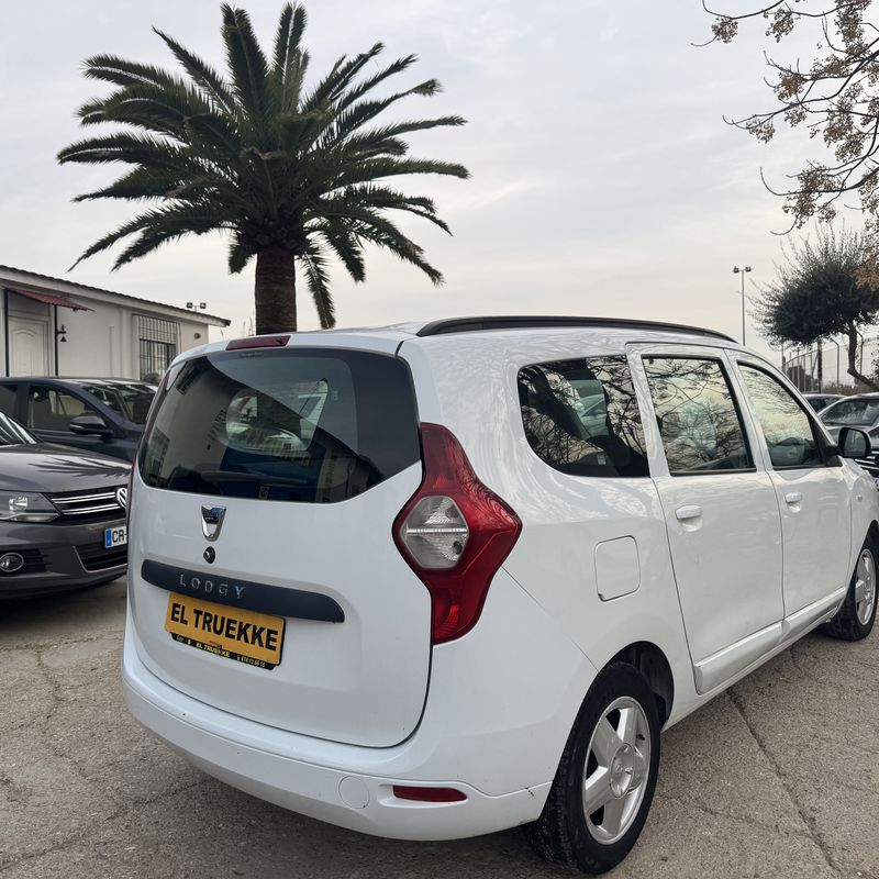 Dacia lodgy 1.4 i 82 cv del 2016 con 260.000 km: Stock de Vehículos de El Truekke