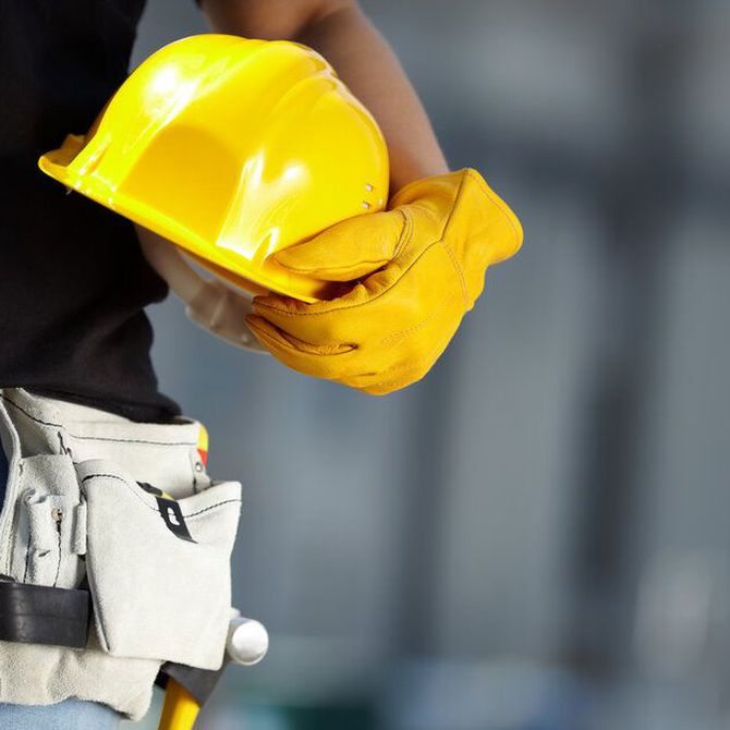¿Qué ropa debo llevar si quiero trabajar en la construcción en verano?