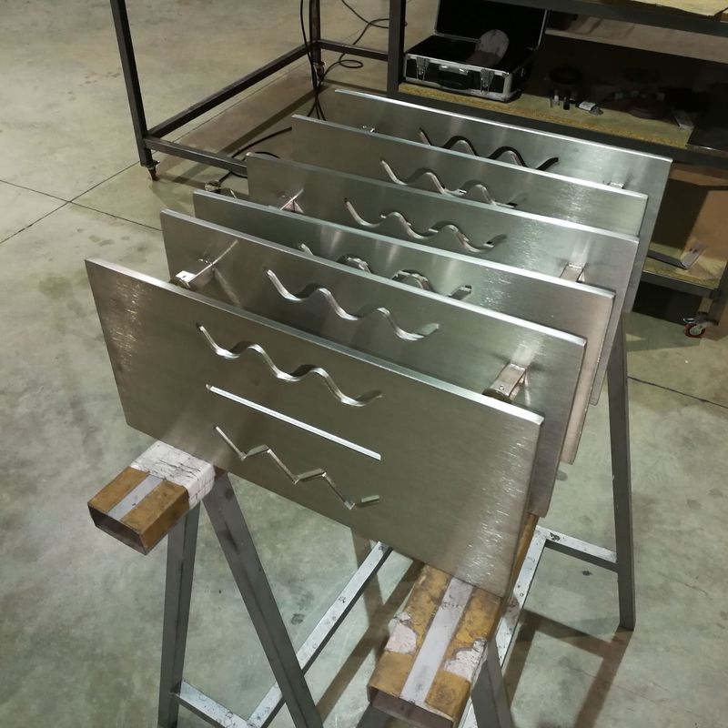 Tiradores de acero inoxidable personalizados para puertas de vidrio o aluminio.