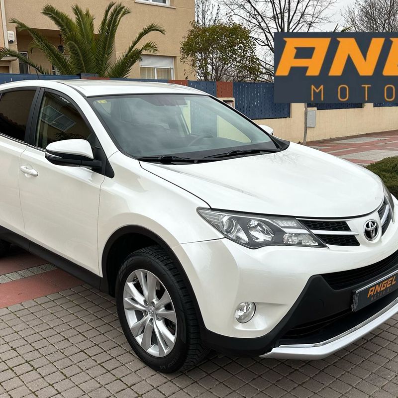 Toyota Rav4 2.2 D-4D Comfort 4X4: Catálogo y Servicios de Ángel Motor 87