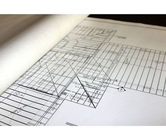 Interiorismo: Servicios  de Arquitectura e Ingeniería Planta Gráfica Estudio