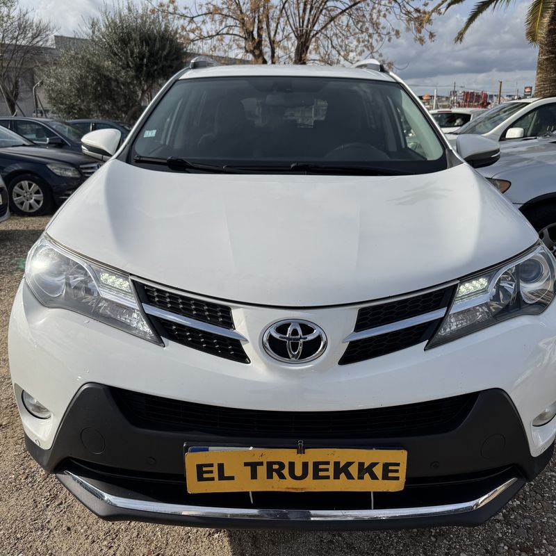 Toyota rav4 4x4 2.0d 150 cv del 2014 con 172.000 km: Stock de Vehículos de El Truekke