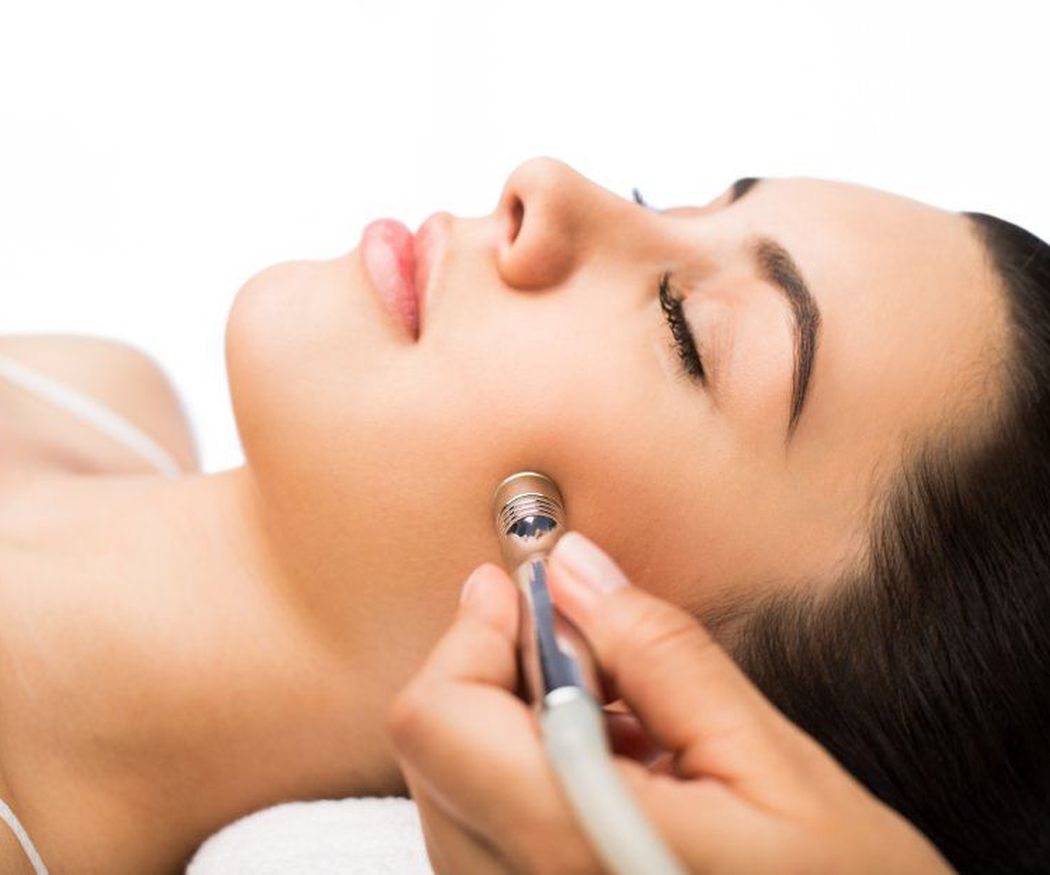 Higiene facial con punta de diamante: ¿Qué es y por qué está de moda?