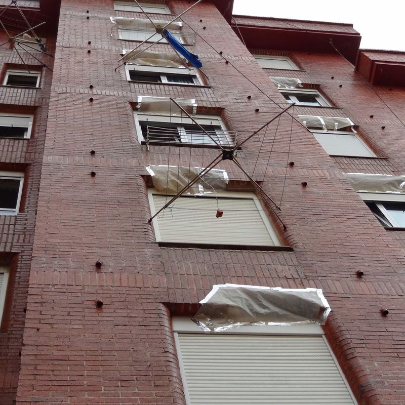 Trabajos verticales Torrelavega Santander.Reparación de fachada.
