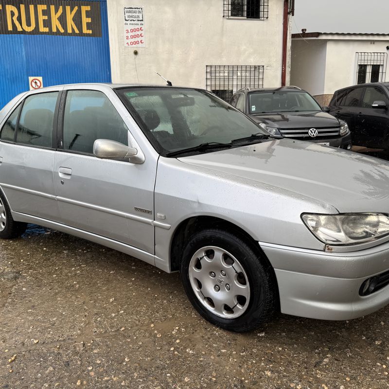 Peugeot 306 2.0 hdi 90 cv del 2002 con bola: Stock de Vehículos de El Truekke