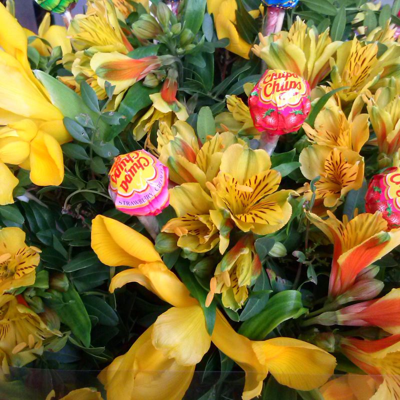Bouquet de flor con piruletas y Chupa-Chups.: Productos y servicios de Greenflor