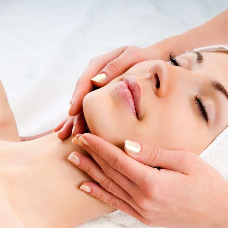 Kobido (lifting facial Japones): Tratamientos de estética de Clínica Estética Loveliness