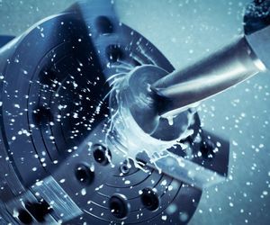 Innovación en piezas mecanizadas: La evolución de los tornos y centros de mecanizado en la industria actual