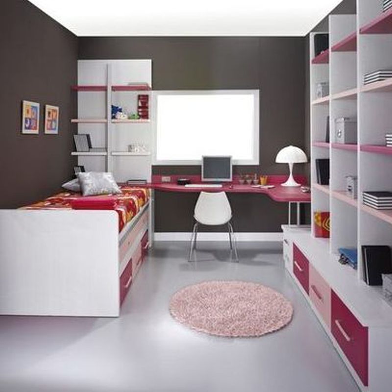 Dormitorio juvenil lacado en blanco, rosa y fucsia.