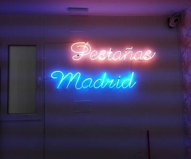 Rótulos de neón en Madrid 