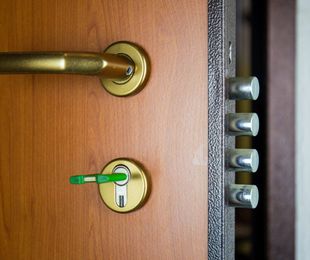 Puertas acorazadas Camba: Alta seguridad en tu hogar