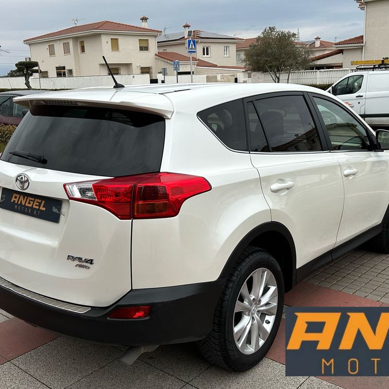Toyota Rav4 2.2 D-4D Comfort 4X4: Catálogo y Servicios de Ángel Motor 87