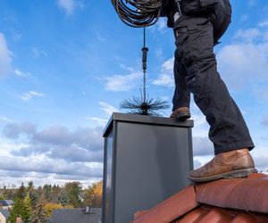 ¿Por qué es esencial contratar un profesional para la limpieza de tu chimenea?