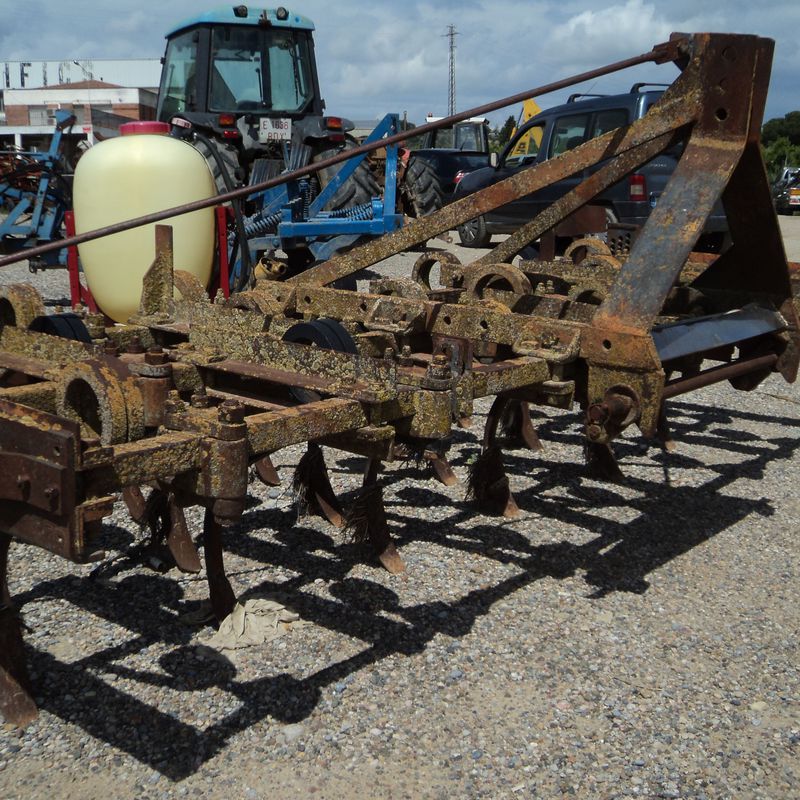 CULTIVADOR DE 19 BRAZOS: Compra venta de TALLERS VESER