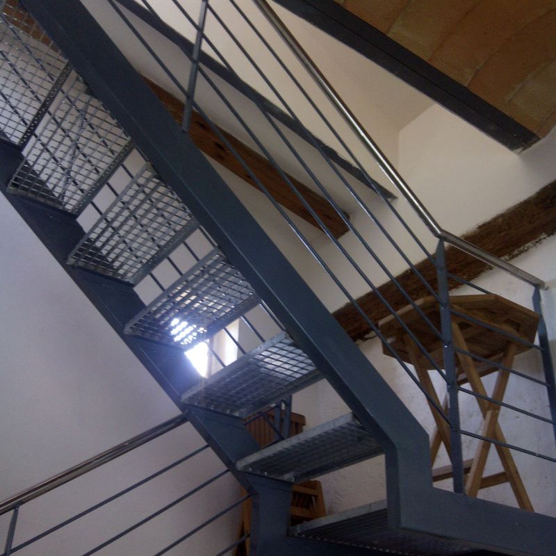 Escalera interior en casa de pueblo para acceder a terraza: Trabajos realizados de Global Metall Taller, SL