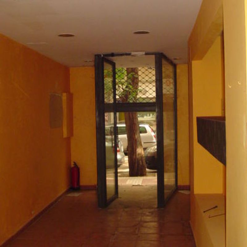 Las Fuentes, calle Monasterio de Siresa, local 60 mts de Entidad Bancaria