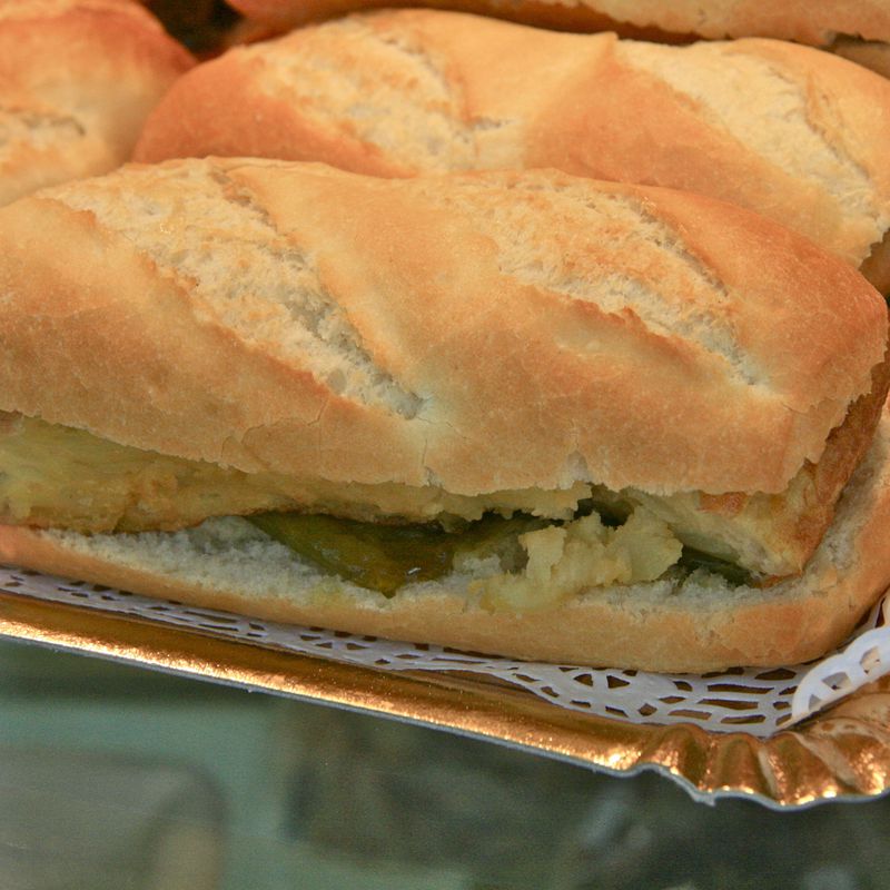 Bocadillos y sandwiches: Especialidades de Café Bar Restaurante El Remolino