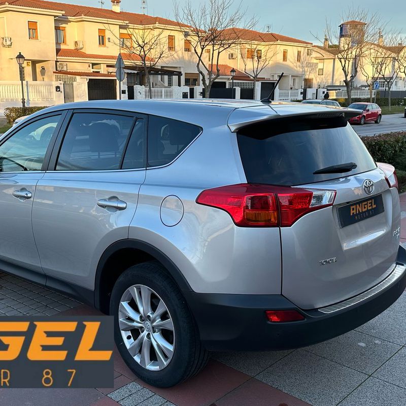 Toyota Rav4 2.2 D-4D Executive 4X4: Catálogo y Servicios de Ángel Motor 87