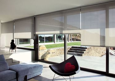 Indoor rollable curtains