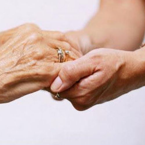 Cuidado y apoyo de personas mayores