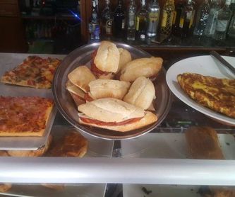 Bocadillos y sandwiches: Especialidades de Café Bar Restaurante El Remolino