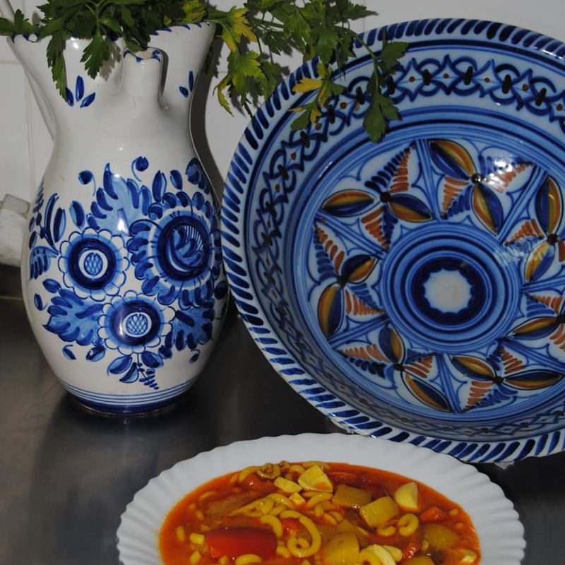 1 Guiso de Sepia con Patatas y Aletria.: Menú Sábado 25 Marzo. de La Olla