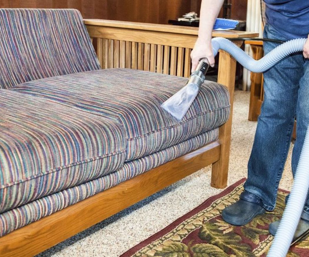 Recomendaciones para limpiar la tapicería del sofá