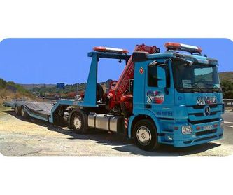Tractor con cabrestante adaptado para arrastre de 5 Tm.: Servicios y Flota de Grúas Sánchez