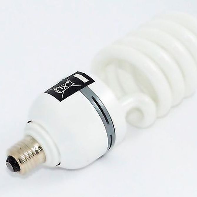 ¿Cuáles son las diferencias entre bombillas LED y de bajo consumo?