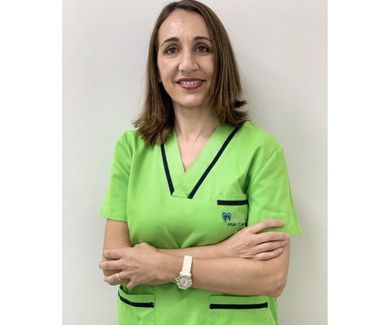 Dra. Cristina Granados Escudero - Periodoncia