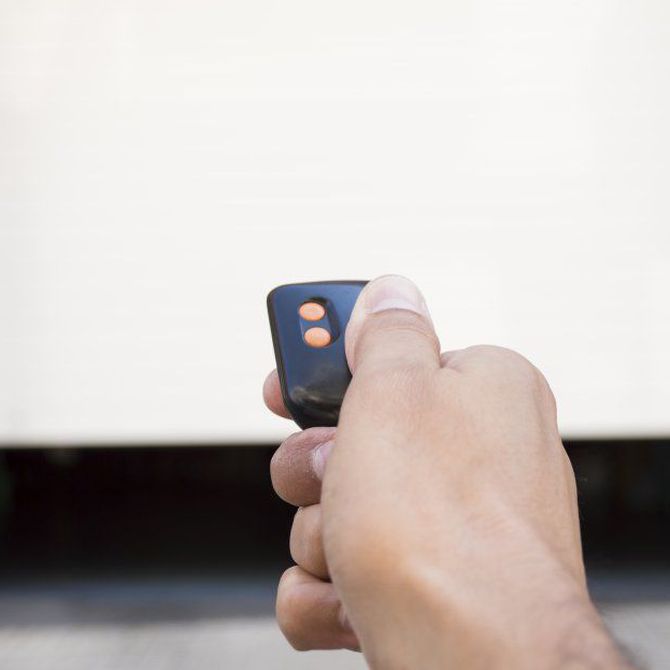 Cómo la automatización de puertas de garaje mejora la seguridad de tu hogar