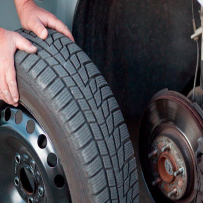 ¿Se pueden poner diferentes neumáticos en el coche?