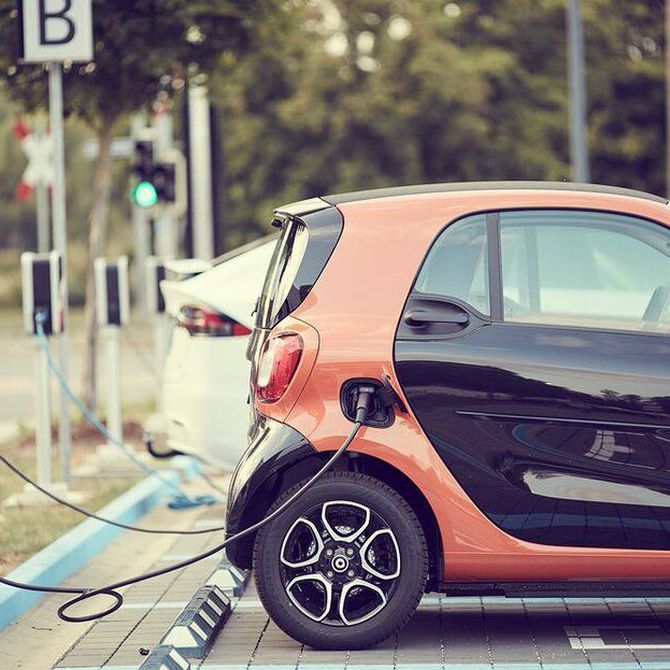 ¿Cómo y dónde se cargan los coches eléctricos?