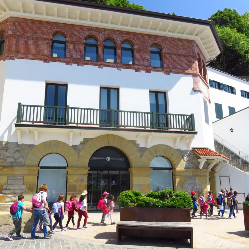 Rehabilitación integral Edif. Cofradía-Pescadores-Donostia, Dptº. Puertos / Donostiako Arrantzaleen Kofradia: Osoko birgaikuntza, Portuen Dptºa._E. Jaurlaritza