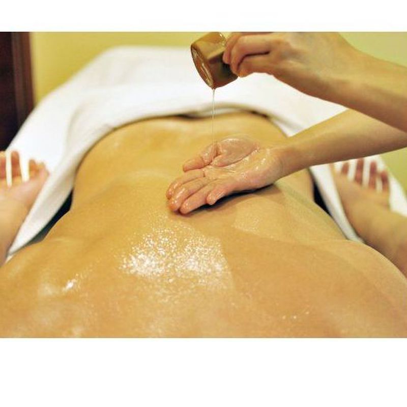 Masaje corporal con aceite: Servicios   de Kwantida Thai Massage & Spa