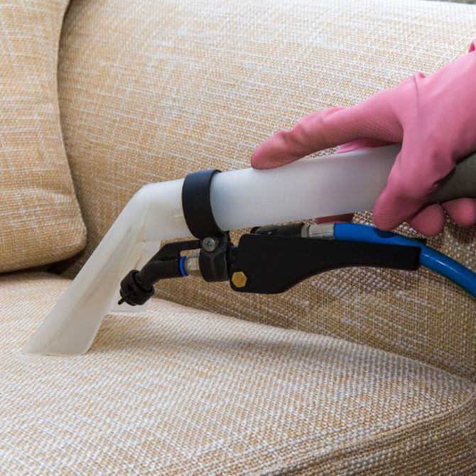 Cómo limpiar el sofá según el tipo de manchas