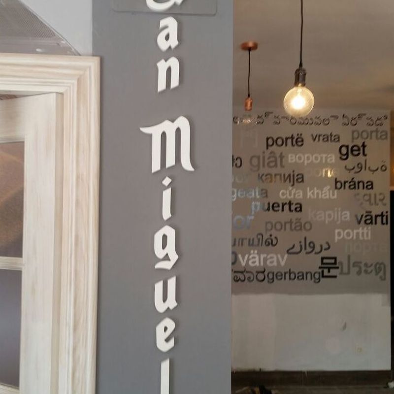 Letras Corpóreas - Bravo Deco
