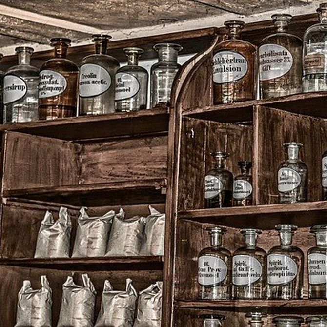 ¿Cuál fue la primera farmacia de la historia?