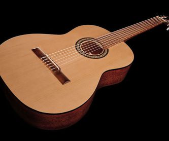 Guitarra clásica con previo pasivo Harley Benton CG200CE-BK: Productos de Decibelios Lanzarote