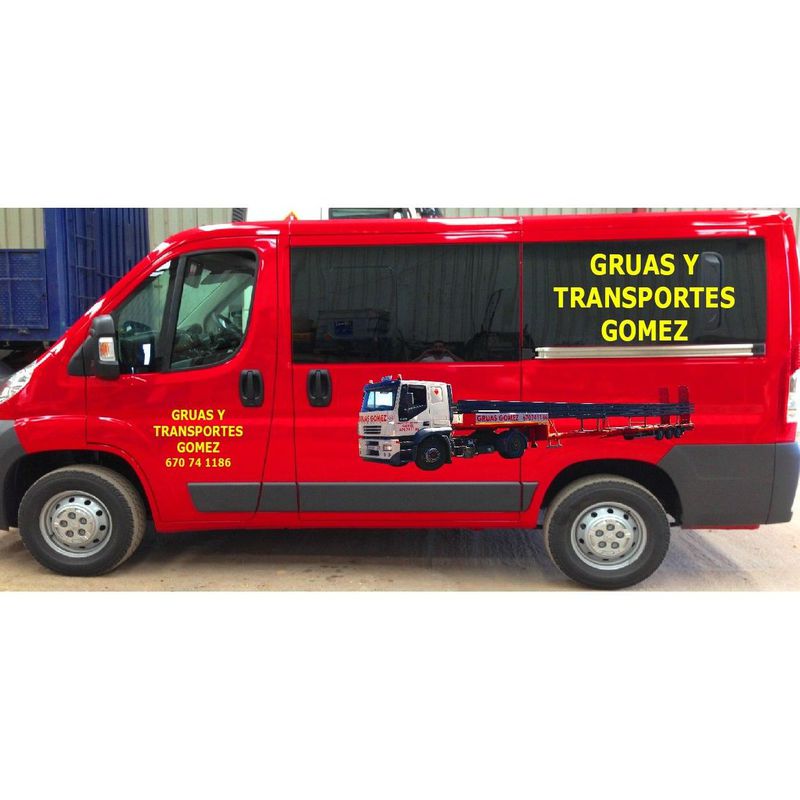 Servicios: Equipos a su servicio de Grúas y Transportes Gómez, S.L.