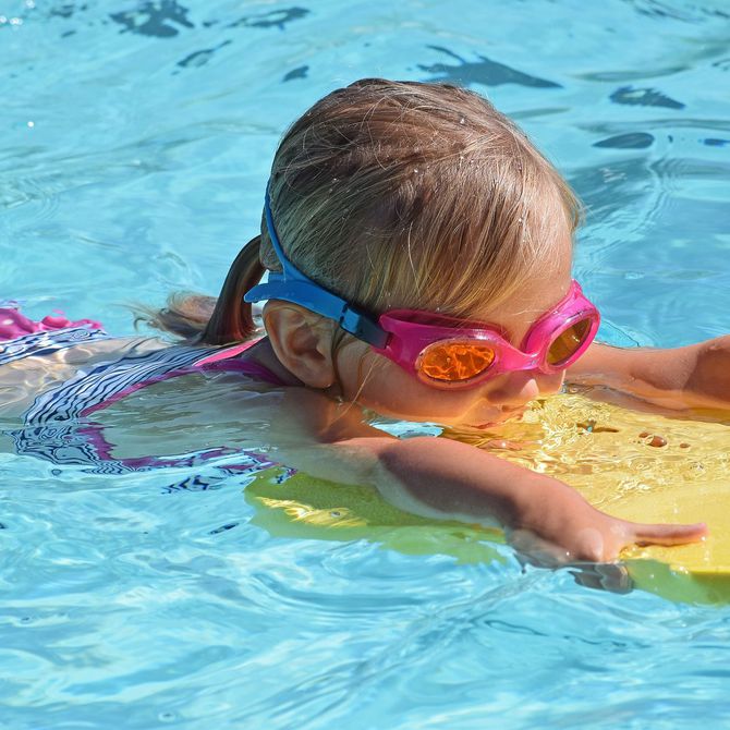 Precauciones a tomar con los niños en las piscinas