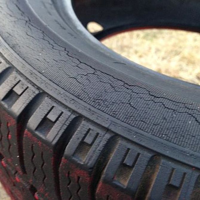 ¿En qué carreteras sufren más los neumáticos?