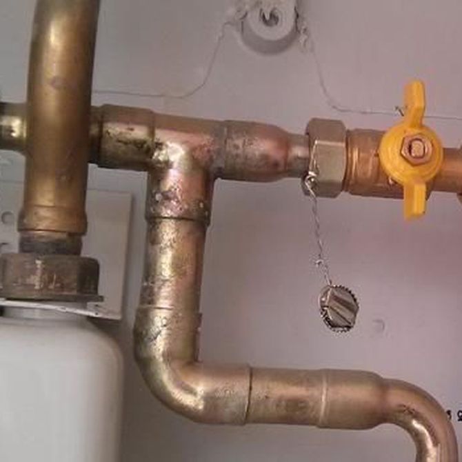Cambiar un grifo en casa